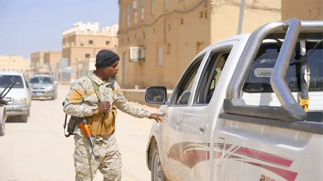 حملة أمنية بالقطن تسفر عن ضبط مخالفين ومصادر أسلحتهم
